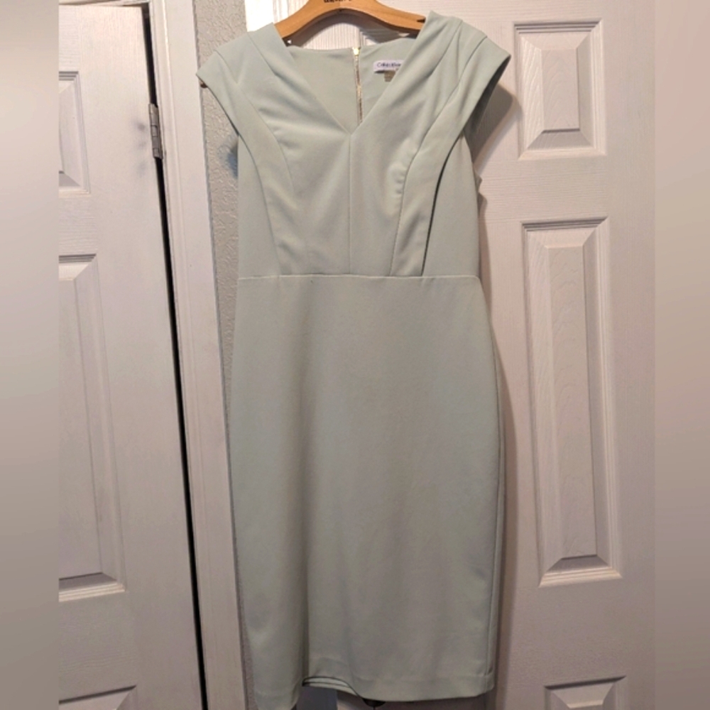 Calvin Klein Green Sheath Midi Dress with Cap Sleeves